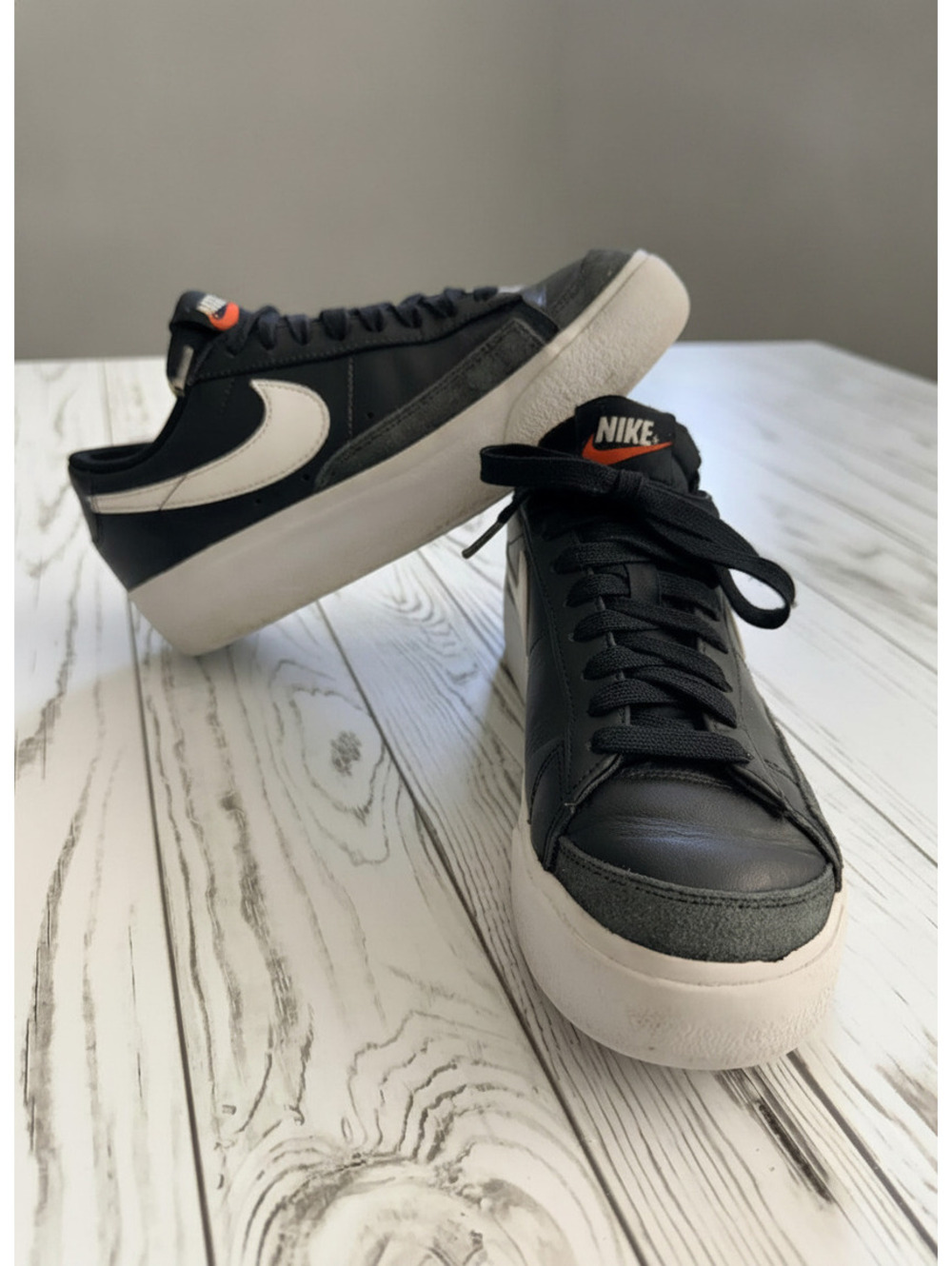 Nike Women’s Blazer Low Platform Size 6 Black White Leather Sneakers